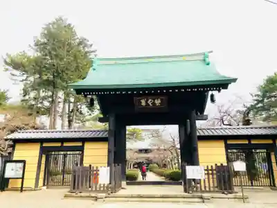 豪徳寺の山門・神門