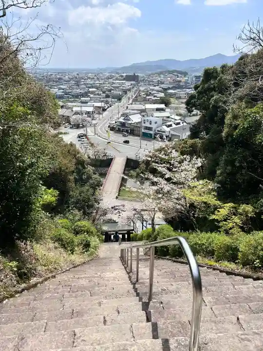 須賀神社の{uncategorized: "未分類", other: "その他", undefined: "問題あり", building: "その他建物", grave: "お墓", sacred_gate: "鳥居", guardian: "狛犬", statue: "像", buddha: "仏像", history: "歴史", nature: "自然", garden: "庭園", animal: "動物", pagoda: "塔", temizu: "手水舎", mountain_gate: "山門・神門", sanctuary: "本殿・本堂", subordinate: "末社・摂社", art: "芸術", scenery: "景色", jizo: "地蔵", ema: "絵馬", goshuin: "御朱印", omikuji: "おみくじ", items: "授与品その他", amulet: "お守り", goshuincho: "御朱印帳", eats: "食事", festival: "お祭り", votive_dance: "神楽", shichigosan: "七五三参", wedding: "結婚式", experience: "体験その他", initially: "初詣", around: "周辺", anti_infection: "感染症対策"}