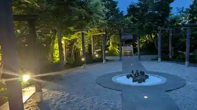 鉄道神社の庭園