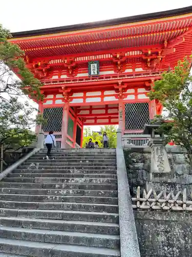 清水寺の山門・神門