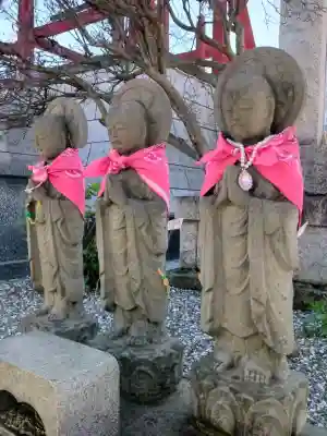 全龍寺の{uncategorized: "未分類", other: "その他", undefined: "問題あり", building: "その他建物", grave: "お墓", sacred_gate: "鳥居", guardian: "狛犬", statue: "像", buddha: "仏像", history: "歴史", nature: "自然", garden: "庭園", animal: "動物", pagoda: "塔", temizu: "手水舎", mountain_gate: "山門・神門", sanctuary: "本殿・本堂", subordinate: "末社・摂社", art: "芸術", scenery: "景色", jizo: "地蔵", ema: "絵馬", goshuin: "御朱印", omikuji: "おみくじ", items: "授与品その他", amulet: "お守り", goshuincho: "御朱印帳", eats: "食事", festival: "お祭り", votive_dance: "神楽", shichigosan: "七五三参", wedding: "結婚式", experience: "体験その他", initially: "初詣", around: "周辺", anti_infection: "感染症対策"}