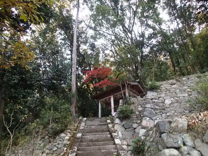 末刀岩上神社のその他建物