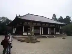 秋篠寺の本殿