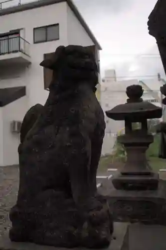 成田山札幌別院新栄寺の狛犬