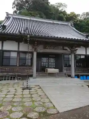 津慶寺の本殿・本堂