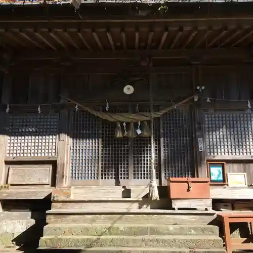 鉾納社の本殿・本堂