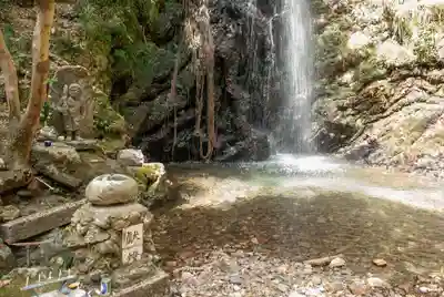 岩門の滝神社の仏像