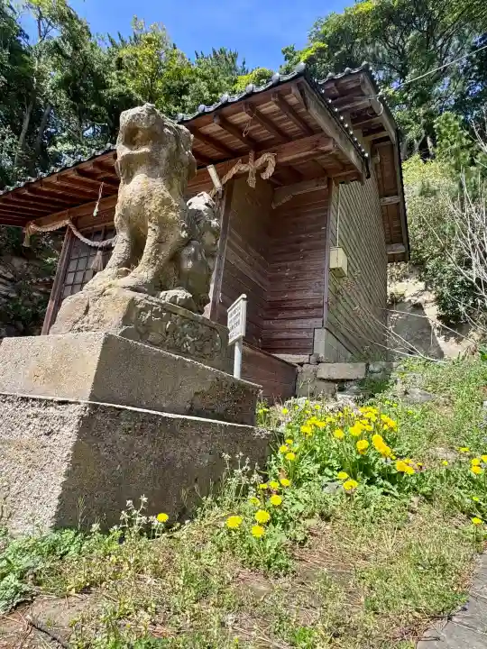 三嶋神社・水天宮の{uncategorized: "未分類", other: "その他", undefined: "問題あり", building: "その他建物", grave: "お墓", sacred_gate: "鳥居", guardian: "狛犬", statue: "像", buddha: "仏像", history: "歴史", nature: "自然", garden: "庭園", animal: "動物", pagoda: "塔", temizu: "手水舎", mountain_gate: "山門・神門", sanctuary: "本殿・本堂", subordinate: "末社・摂社", art: "芸術", scenery: "景色", jizo: "地蔵", ema: "絵馬", goshuin: "御朱印", omikuji: "おみくじ", items: "授与品その他", amulet: "お守り", goshuincho: "御朱印帳", eats: "食事", festival: "お祭り", votive_dance: "神楽", shichigosan: "七五三参", wedding: "結婚式", experience: "体験その他", initially: "初詣", around: "周辺", anti_infection: "感染症対策"}