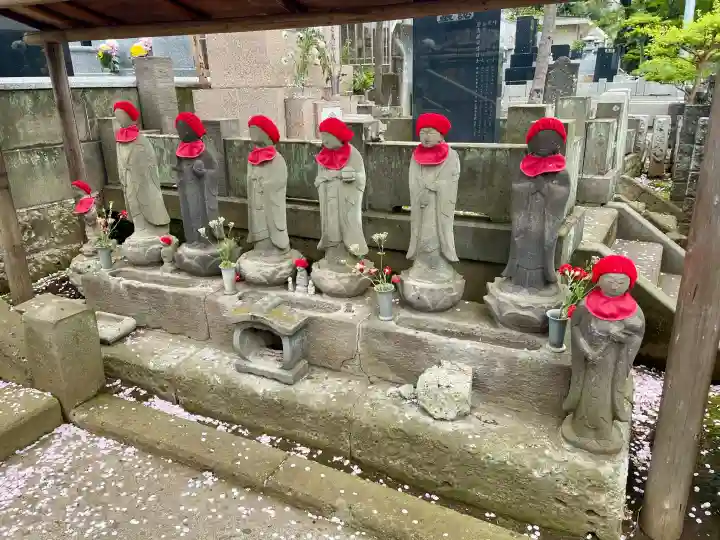 東光寺の{uncategorized: "未分類", other: "その他", undefined: "問題あり", building: "その他建物", grave: "お墓", sacred_gate: "鳥居", guardian: "狛犬", statue: "像", buddha: "仏像", history: "歴史", nature: "自然", garden: "庭園", animal: "動物", pagoda: "塔", temizu: "手水舎", mountain_gate: "山門・神門", sanctuary: "本殿・本堂", subordinate: "末社・摂社", art: "芸術", scenery: "景色", jizo: "地蔵", ema: "絵馬", goshuin: "御朱印", omikuji: "おみくじ", items: "授与品その他", amulet: "お守り", goshuincho: "御朱印帳", eats: "食事", festival: "お祭り", votive_dance: "神楽", shichigosan: "七五三参", wedding: "結婚式", experience: "体験その他", initially: "初詣", around: "周辺", anti_infection: "感染症対策"}