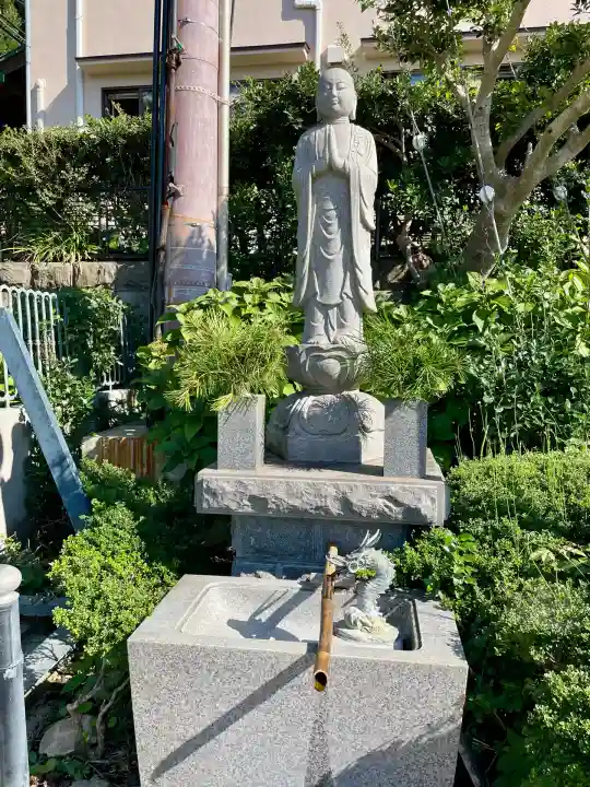 最福寺別院江の島大師の手水舎