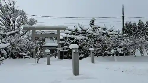 秋葉神社の{uncategorized: "未分類", other: "その他", undefined: "問題あり", building: "その他建物", grave: "お墓", sacred_gate: "鳥居", guardian: "狛犬", statue: "像", buddha: "仏像", history: "歴史", nature: "自然", garden: "庭園", animal: "動物", pagoda: "塔", temizu: "手水舎", mountain_gate: "山門・神門", sanctuary: "本殿・本堂", subordinate: "末社・摂社", art: "芸術", scenery: "景色", jizo: "地蔵", ema: "絵馬", goshuin: "御朱印", omikuji: "おみくじ", items: "授与品その他", amulet: "お守り", goshuincho: "御朱印帳", eats: "食事", festival: "お祭り", votive_dance: "神楽", shichigosan: "七五三参", wedding: "結婚式", experience: "体験その他", initially: "初詣", around: "周辺", anti_infection: "感染症対策"}