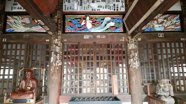 星谷寺の本殿・本堂