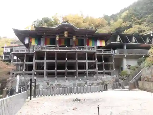 狸谷山不動院の本殿・本堂