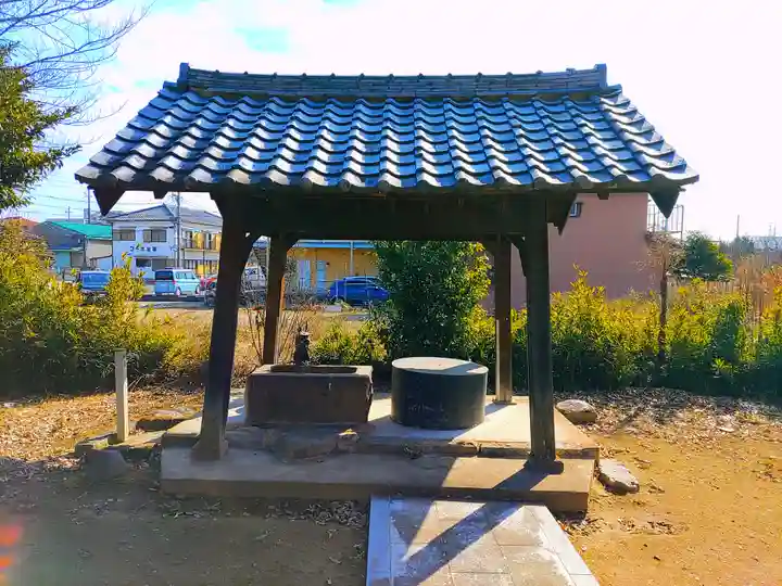 八幡社(外崎)の手水舎