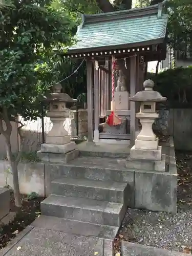 稲荷神社の本殿