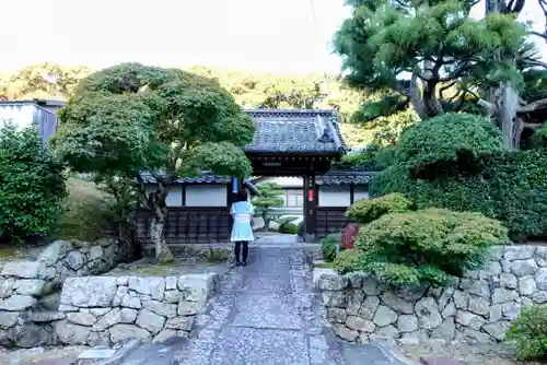 長勝院の山門