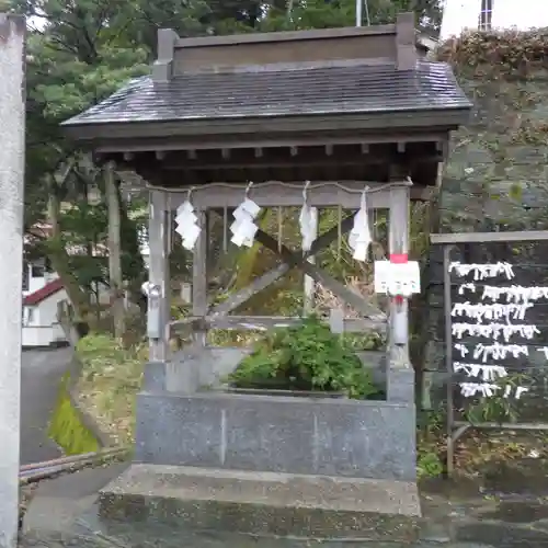 椎宮八幡神社の手水舎