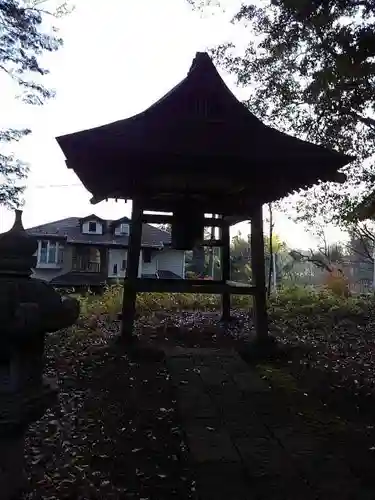 鳩峯八幡神社の塔