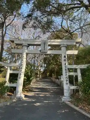 八幡古表神社の{uncategorized: "未分類", other: "その他", undefined: "問題あり", building: "その他建物", grave: "お墓", sacred_gate: "鳥居", guardian: "狛犬", statue: "像", buddha: "仏像", history: "歴史", nature: "自然", garden: "庭園", animal: "動物", pagoda: "塔", temizu: "手水舎", mountain_gate: "山門・神門", sanctuary: "本殿・本堂", subordinate: "末社・摂社", art: "芸術", scenery: "景色", jizo: "地蔵", ema: "絵馬", goshuin: "御朱印", omikuji: "おみくじ", items: "授与品その他", amulet: "お守り", goshuincho: "御朱印帳", eats: "食事", festival: "お祭り", votive_dance: "神楽", shichigosan: "七五三参", wedding: "結婚式", experience: "体験その他", initially: "初詣", around: "周辺", anti_infection: "感染症対策"}