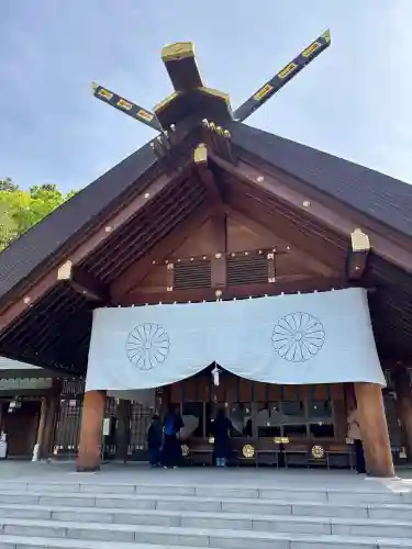 北海道神宮の{uncategorized: "未分類", other: "その他", undefined: "問題あり", building: "その他建物", grave: "お墓", sacred_gate: "鳥居", guardian: "狛犬", statue: "像", buddha: "仏像", history: "歴史", nature: "自然", garden: "庭園", animal: "動物", pagoda: "塔", temizu: "手水舎", mountain_gate: "山門・神門", sanctuary: "本殿・本堂", subordinate: "末社・摂社", art: "芸術", scenery: "景色", jizo: "地蔵", ema: "絵馬", goshuin: "御朱印", omikuji: "おみくじ", items: "授与品その他", amulet: "お守り", goshuincho: "御朱印帳", eats: "食事", festival: "お祭り", votive_dance: "神楽", shichigosan: "七五三参", wedding: "結婚式", experience: "体験その他", initially: "初詣", around: "周辺", anti_infection: "感染症対策"}