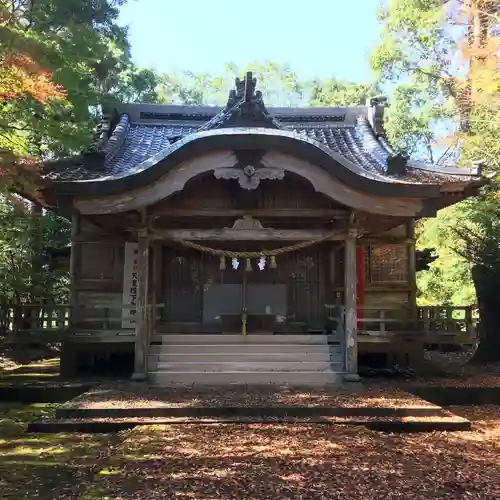 綾神社の本殿・本堂