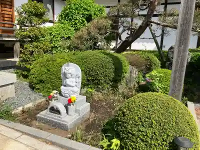 林清寺の{uncategorized: "未分類", other: "その他", undefined: "問題あり", building: "その他建物", grave: "お墓", sacred_gate: "鳥居", guardian: "狛犬", statue: "像", buddha: "仏像", history: "歴史", nature: "自然", garden: "庭園", animal: "動物", pagoda: "塔", temizu: "手水舎", mountain_gate: "山門・神門", sanctuary: "本殿・本堂", subordinate: "末社・摂社", art: "芸術", scenery: "景色", jizo: "地蔵", ema: "絵馬", goshuin: "御朱印", omikuji: "おみくじ", items: "授与品その他", amulet: "お守り", goshuincho: "御朱印帳", eats: "食事", festival: "お祭り", votive_dance: "神楽", shichigosan: "七五三参", wedding: "結婚式", experience: "体験その他", initially: "初詣", around: "周辺", anti_infection: "感染症対策"}