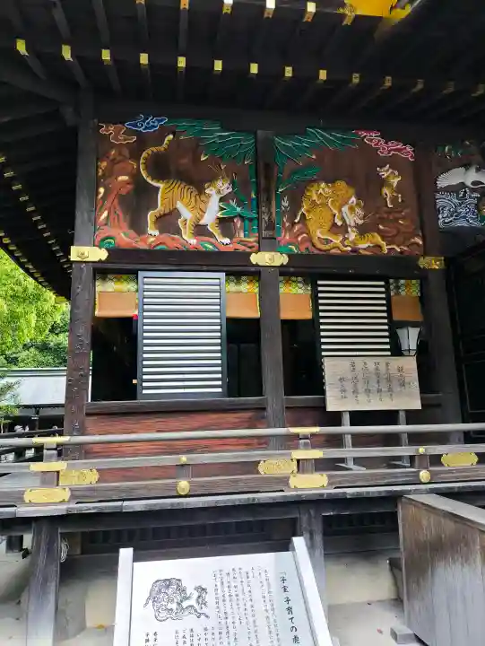 秩父神社の{uncategorized: "未分類", other: "その他", undefined: "問題あり", building: "その他建物", grave: "お墓", sacred_gate: "鳥居", guardian: "狛犬", statue: "像", buddha: "仏像", history: "歴史", nature: "自然", garden: "庭園", animal: "動物", pagoda: "塔", temizu: "手水舎", mountain_gate: "山門・神門", sanctuary: "本殿・本堂", subordinate: "末社・摂社", art: "芸術", scenery: "景色", jizo: "地蔵", ema: "絵馬", goshuin: "御朱印", omikuji: "おみくじ", items: "授与品その他", amulet: "お守り", goshuincho: "御朱印帳", eats: "食事", festival: "お祭り", votive_dance: "神楽", shichigosan: "七五三参", wedding: "結婚式", experience: "体験その他", initially: "初詣", around: "周辺", anti_infection: "感染症対策"}