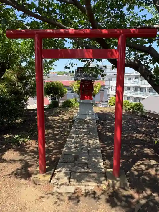 社宮司神社の{uncategorized: "未分類", other: "その他", undefined: "問題あり", building: "その他建物", grave: "お墓", sacred_gate: "鳥居", guardian: "狛犬", statue: "像", buddha: "仏像", history: "歴史", nature: "自然", garden: "庭園", animal: "動物", pagoda: "塔", temizu: "手水舎", mountain_gate: "山門・神門", sanctuary: "本殿・本堂", subordinate: "末社・摂社", art: "芸術", scenery: "景色", jizo: "地蔵", ema: "絵馬", goshuin: "御朱印", omikuji: "おみくじ", items: "授与品その他", amulet: "お守り", goshuincho: "御朱印帳", eats: "食事", festival: "お祭り", votive_dance: "神楽", shichigosan: "七五三参", wedding: "結婚式", experience: "体験その他", initially: "初詣", around: "周辺", anti_infection: "感染症対策"}