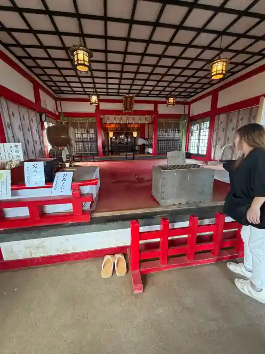 箱根元宮の{uncategorized: "未分類", other: "その他", undefined: "問題あり", building: "その他建物", grave: "お墓", sacred_gate: "鳥居", guardian: "狛犬", statue: "像", buddha: "仏像", history: "歴史", nature: "自然", garden: "庭園", animal: "動物", pagoda: "塔", temizu: "手水舎", mountain_gate: "山門・神門", sanctuary: "本殿・本堂", subordinate: "末社・摂社", art: "芸術", scenery: "景色", jizo: "地蔵", ema: "絵馬", goshuin: "御朱印", omikuji: "おみくじ", items: "授与品その他", amulet: "お守り", goshuincho: "御朱印帳", eats: "食事", festival: "お祭り", votive_dance: "神楽", shichigosan: "七五三参", wedding: "結婚式", experience: "体験その他", initially: "初詣", around: "周辺", anti_infection: "感染症対策"}