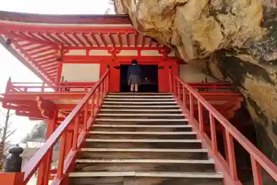 達谷西光寺の本殿