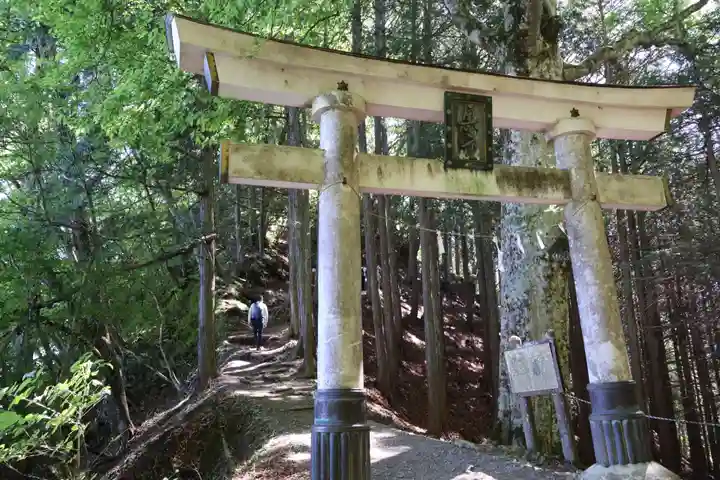 三峯神社奥宮(埼玉県)