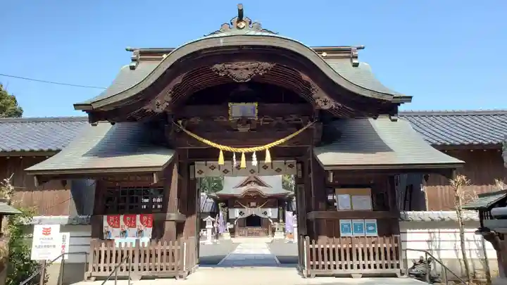 八幡古表神社の山門・神門