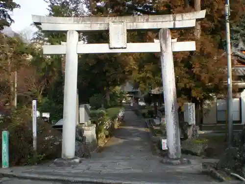 宇奈岐日女神社の鳥居