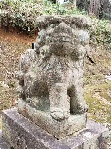 栃上神社の狛犬