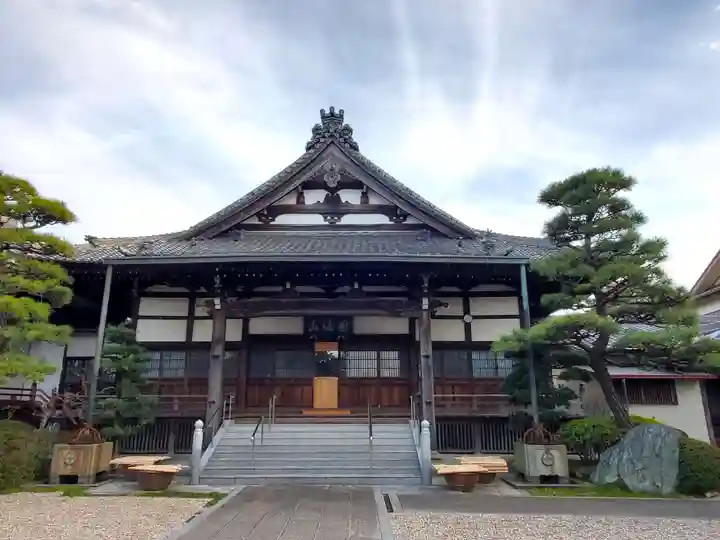 松秀寺の本殿・本堂