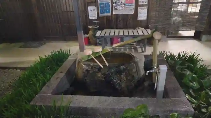 鎌達稲荷神社の{uncategorized: "未分類", other: "その他", undefined: "問題あり", building: "その他建物", grave: "お墓", sacred_gate: "鳥居", guardian: "狛犬", statue: "像", buddha: "仏像", history: "歴史", nature: "自然", garden: "庭園", animal: "動物", pagoda: "塔", temizu: "手水舎", mountain_gate: "山門・神門", sanctuary: "本殿・本堂", subordinate: "末社・摂社", art: "芸術", scenery: "景色", jizo: "地蔵", ema: "絵馬", goshuin: "御朱印", omikuji: "おみくじ", items: "授与品その他", amulet: "お守り", goshuincho: "御朱印帳", eats: "食事", festival: "お祭り", votive_dance: "神楽", shichigosan: "七五三参", wedding: "結婚式", experience: "体験その他", initially: "初詣", around: "周辺", anti_infection: "感染症対策"}