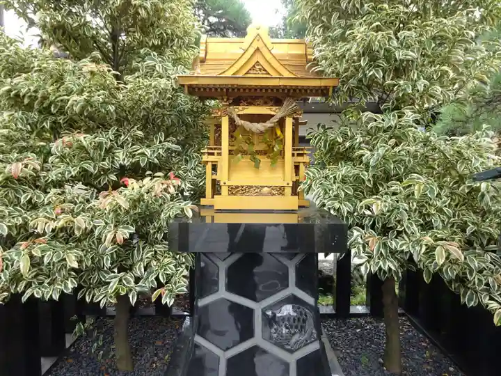 亀ケ池八幡宮の末社・摂社