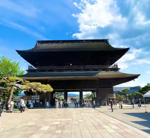 善光寺の山門