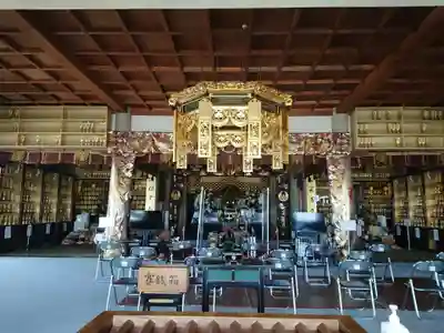 洞泉寺の本殿・本堂