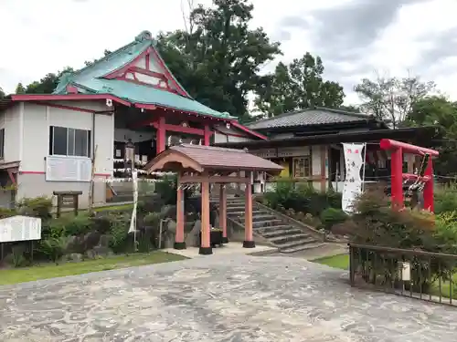 差出磯大嶽山神社 仕事と健康と厄よけの神さまの建物その他