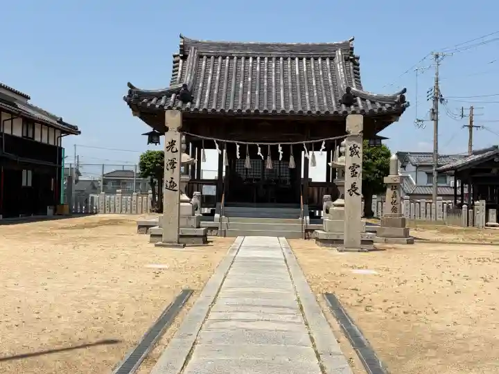 武大神社の{uncategorized: "未分類", other: "その他", undefined: "問題あり", building: "その他建物", grave: "お墓", sacred_gate: "鳥居", guardian: "狛犬", statue: "像", buddha: "仏像", history: "歴史", nature: "自然", garden: "庭園", animal: "動物", pagoda: "塔", temizu: "手水舎", mountain_gate: "山門・神門", sanctuary: "本殿・本堂", subordinate: "末社・摂社", art: "芸術", scenery: "景色", jizo: "地蔵", ema: "絵馬", goshuin: "御朱印", omikuji: "おみくじ", items: "授与品その他", amulet: "お守り", goshuincho: "御朱印帳", eats: "食事", festival: "お祭り", votive_dance: "神楽", shichigosan: "七五三参", wedding: "結婚式", experience: "体験その他", initially: "初詣", around: "周辺", anti_infection: "感染症対策"}