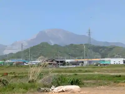 上多良神社の{uncategorized: "未分類", other: "その他", undefined: "問題あり", building: "その他建物", grave: "お墓", sacred_gate: "鳥居", guardian: "狛犬", statue: "像", buddha: "仏像", history: "歴史", nature: "自然", garden: "庭園", animal: "動物", pagoda: "塔", temizu: "手水舎", mountain_gate: "山門・神門", sanctuary: "本殿・本堂", subordinate: "末社・摂社", art: "芸術", scenery: "景色", jizo: "地蔵", ema: "絵馬", goshuin: "御朱印", omikuji: "おみくじ", items: "授与品その他", amulet: "お守り", goshuincho: "御朱印帳", eats: "食事", festival: "お祭り", votive_dance: "神楽", shichigosan: "七五三参", wedding: "結婚式", experience: "体験その他", initially: "初詣", around: "周辺", anti_infection: "感染症対策"}