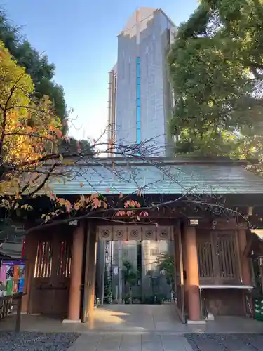 東京大神宮の山門・神門