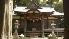 諏訪神社の本殿