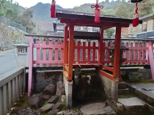 粟島神社の手水舎