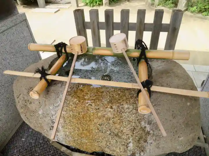 薭田神社の手水舎