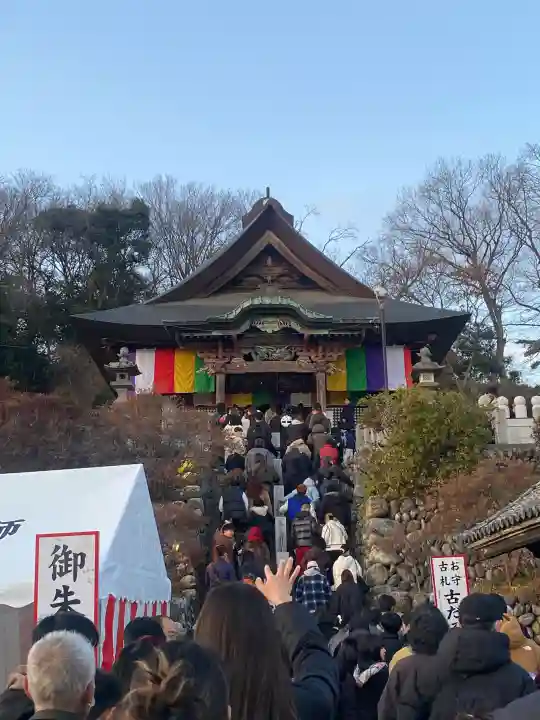 埼玉厄除け開運大師・龍泉寺(切り絵御朱印発祥の寺)の{uncategorized: "未分類", other: "その他", undefined: "問題あり", building: "その他建物", grave: "お墓", sacred_gate: "鳥居", guardian: "狛犬", statue: "像", buddha: "仏像", history: "歴史", nature: "自然", garden: "庭園", animal: "動物", pagoda: "塔", temizu: "手水舎", mountain_gate: "山門・神門", sanctuary: "本殿・本堂", subordinate: "末社・摂社", art: "芸術", scenery: "景色", jizo: "地蔵", ema: "絵馬", goshuin: "御朱印", omikuji: "おみくじ", items: "授与品その他", amulet: "お守り", goshuincho: "御朱印帳", eats: "食事", festival: "お祭り", votive_dance: "神楽", shichigosan: "七五三参", wedding: "結婚式", experience: "体験その他", initially: "初詣", around: "周辺", anti_infection: "感染症対策"}