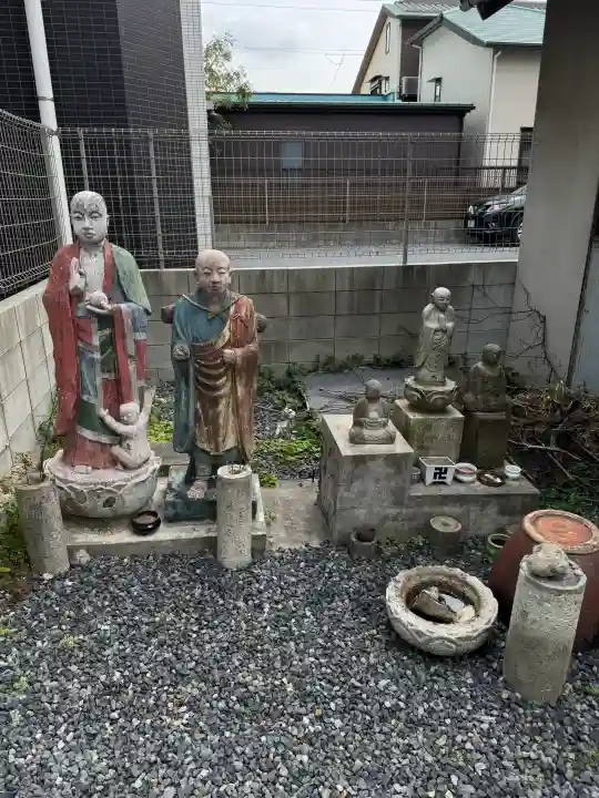六通寺の{uncategorized: "未分類", other: "その他", undefined: "問題あり", building: "その他建物", grave: "お墓", sacred_gate: "鳥居", guardian: "狛犬", statue: "像", buddha: "仏像", history: "歴史", nature: "自然", garden: "庭園", animal: "動物", pagoda: "塔", temizu: "手水舎", mountain_gate: "山門・神門", sanctuary: "本殿・本堂", subordinate: "末社・摂社", art: "芸術", scenery: "景色", jizo: "地蔵", ema: "絵馬", goshuin: "御朱印", omikuji: "おみくじ", items: "授与品その他", amulet: "お守り", goshuincho: "御朱印帳", eats: "食事", festival: "お祭り", votive_dance: "神楽", shichigosan: "七五三参", wedding: "結婚式", experience: "体験その他", initially: "初詣", around: "周辺", anti_infection: "感染症対策"}