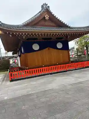 伏見稲荷大社御旅所の{uncategorized: "未分類", other: "その他", undefined: "問題あり", building: "その他建物", grave: "お墓", sacred_gate: "鳥居", guardian: "狛犬", statue: "像", buddha: "仏像", history: "歴史", nature: "自然", garden: "庭園", animal: "動物", pagoda: "塔", temizu: "手水舎", mountain_gate: "山門・神門", sanctuary: "本殿・本堂", subordinate: "末社・摂社", art: "芸術", scenery: "景色", jizo: "地蔵", ema: "絵馬", goshuin: "御朱印", omikuji: "おみくじ", items: "授与品その他", amulet: "お守り", goshuincho: "御朱印帳", eats: "食事", festival: "お祭り", votive_dance: "神楽", shichigosan: "七五三参", wedding: "結婚式", experience: "体験その他", initially: "初詣", around: "周辺", anti_infection: "感染症対策"}