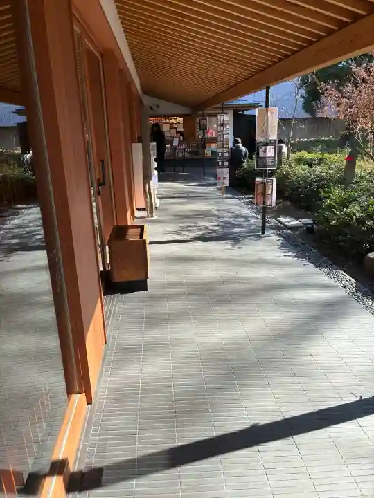 増上寺塔頭 三縁山 宝珠院の{uncategorized: "未分類", other: "その他", undefined: "問題あり", building: "その他建物", grave: "お墓", sacred_gate: "鳥居", guardian: "狛犬", statue: "像", buddha: "仏像", history: "歴史", nature: "自然", garden: "庭園", animal: "動物", pagoda: "塔", temizu: "手水舎", mountain_gate: "山門・神門", sanctuary: "本殿・本堂", subordinate: "末社・摂社", art: "芸術", scenery: "景色", jizo: "地蔵", ema: "絵馬", goshuin: "御朱印", omikuji: "おみくじ", items: "授与品その他", amulet: "お守り", goshuincho: "御朱印帳", eats: "食事", festival: "お祭り", votive_dance: "神楽", shichigosan: "七五三参", wedding: "結婚式", experience: "体験その他", initially: "初詣", around: "周辺", anti_infection: "感染症対策"}